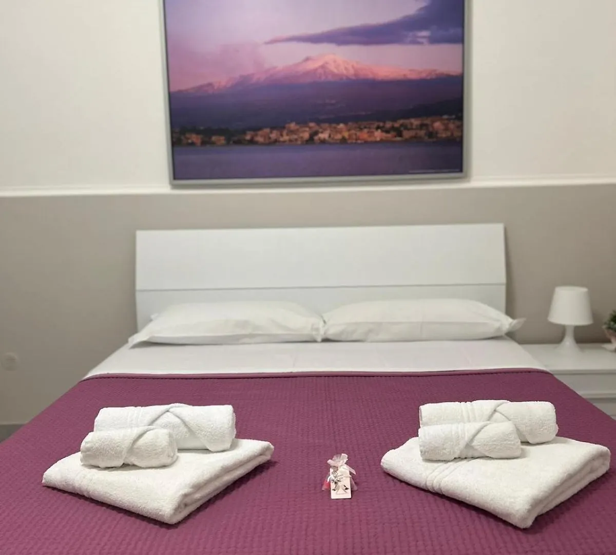 Apartments For Rent Aeroporto di Catania Fontana Rossa